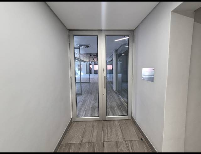 262M² OFFICE TO LET IN WOODMEAD